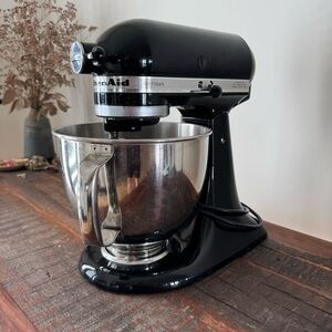 KitchenAid Artisan 5 Qt Stand Mixer – Black (5 Qt, Whisk + Dough Hook)